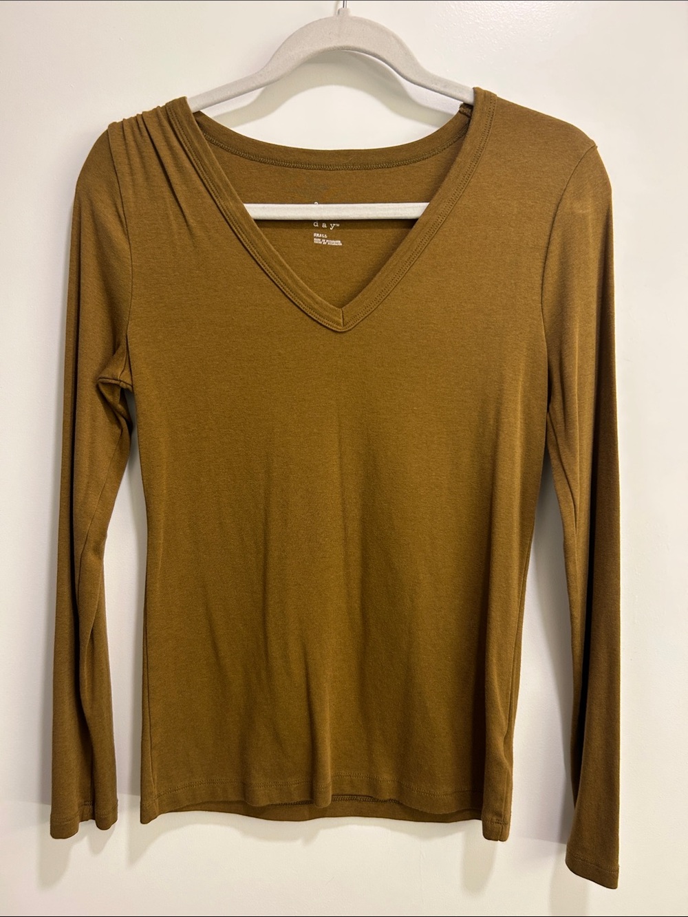 GAP Long-Sleeve V-Neck Top in Olive - Picture 1 of 1